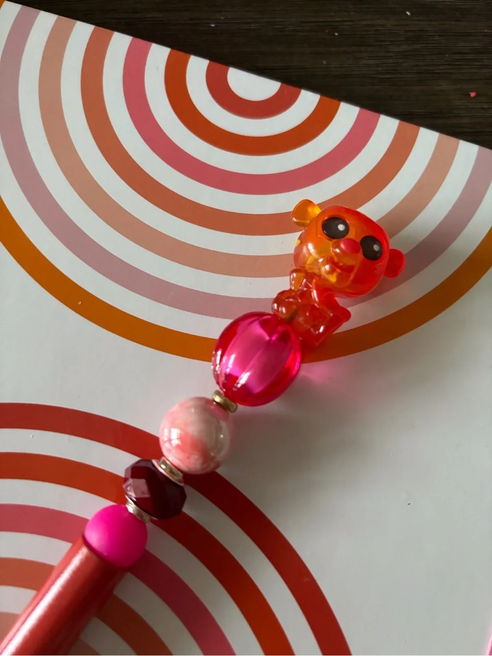 Disney Doorables: Winnie the Pooh: Tigger Dual color handmade beaded pen